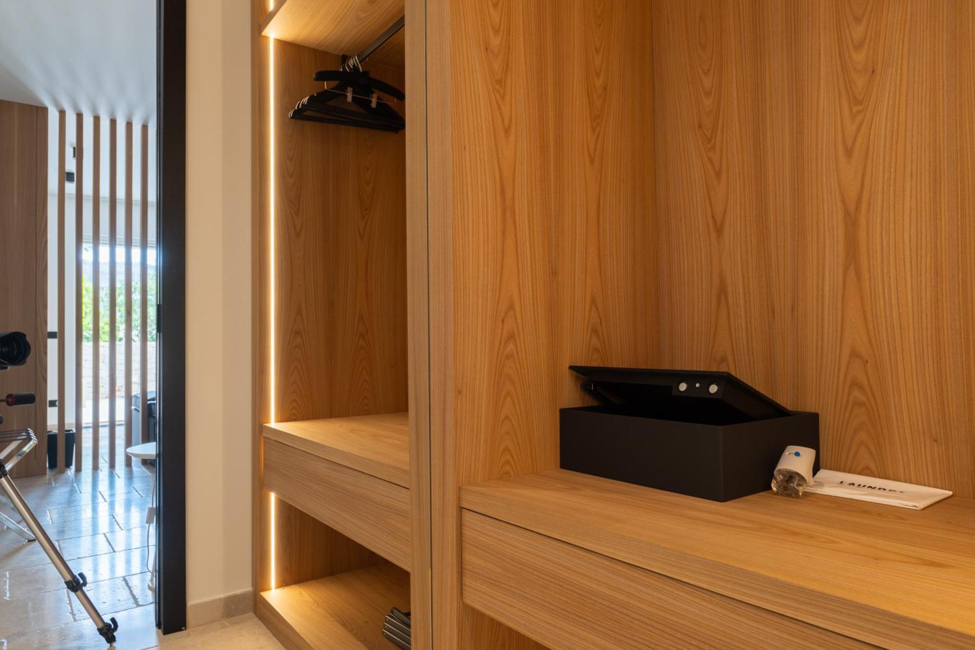 Essenza Relais Contemporaneo Bed & Breakfast ชิสแตร์นีโน ภายนอก รูปภาพ