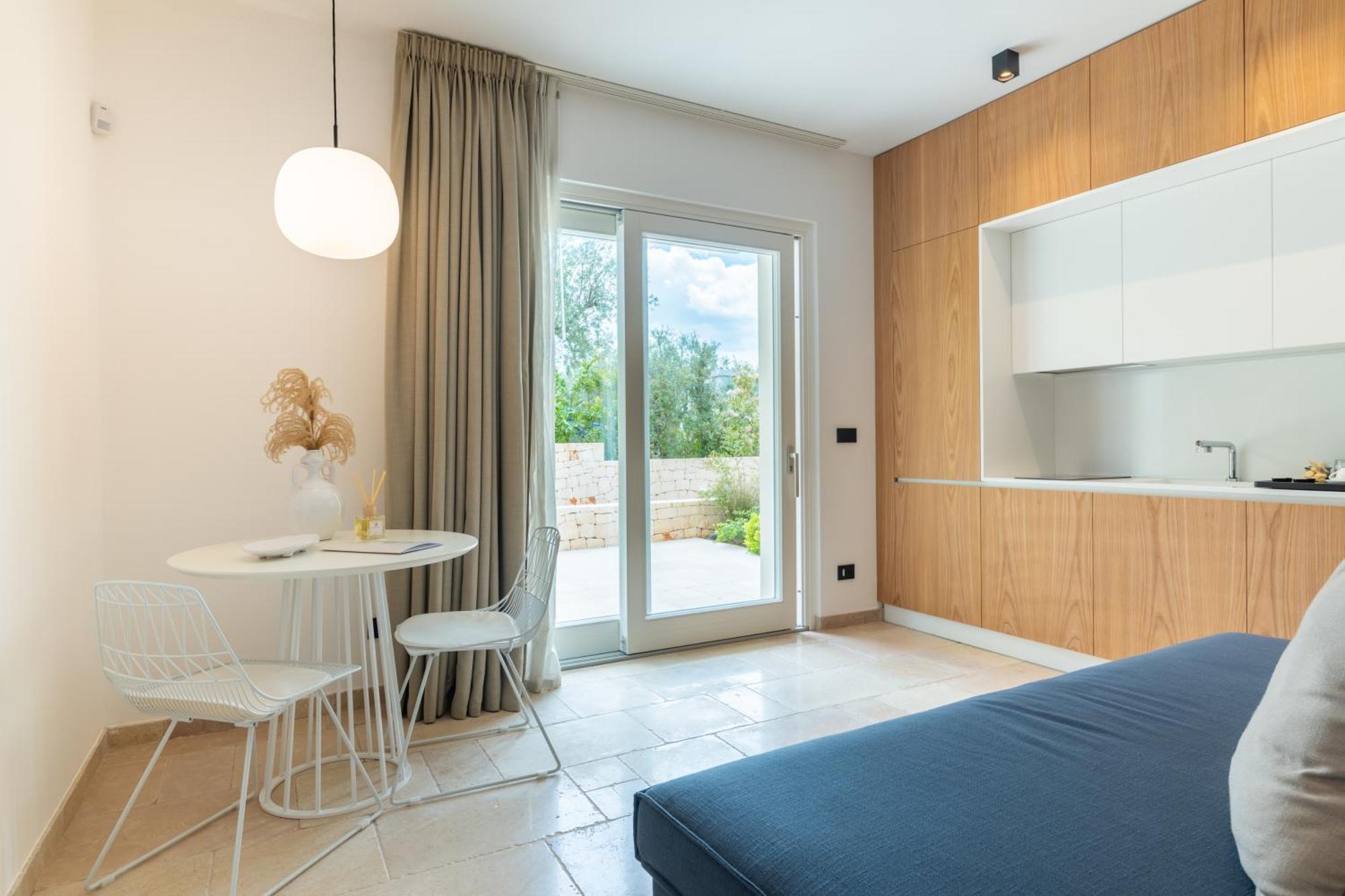Essenza Relais Contemporaneo Bed & Breakfast ชิสแตร์นีโน ภายนอก รูปภาพ
