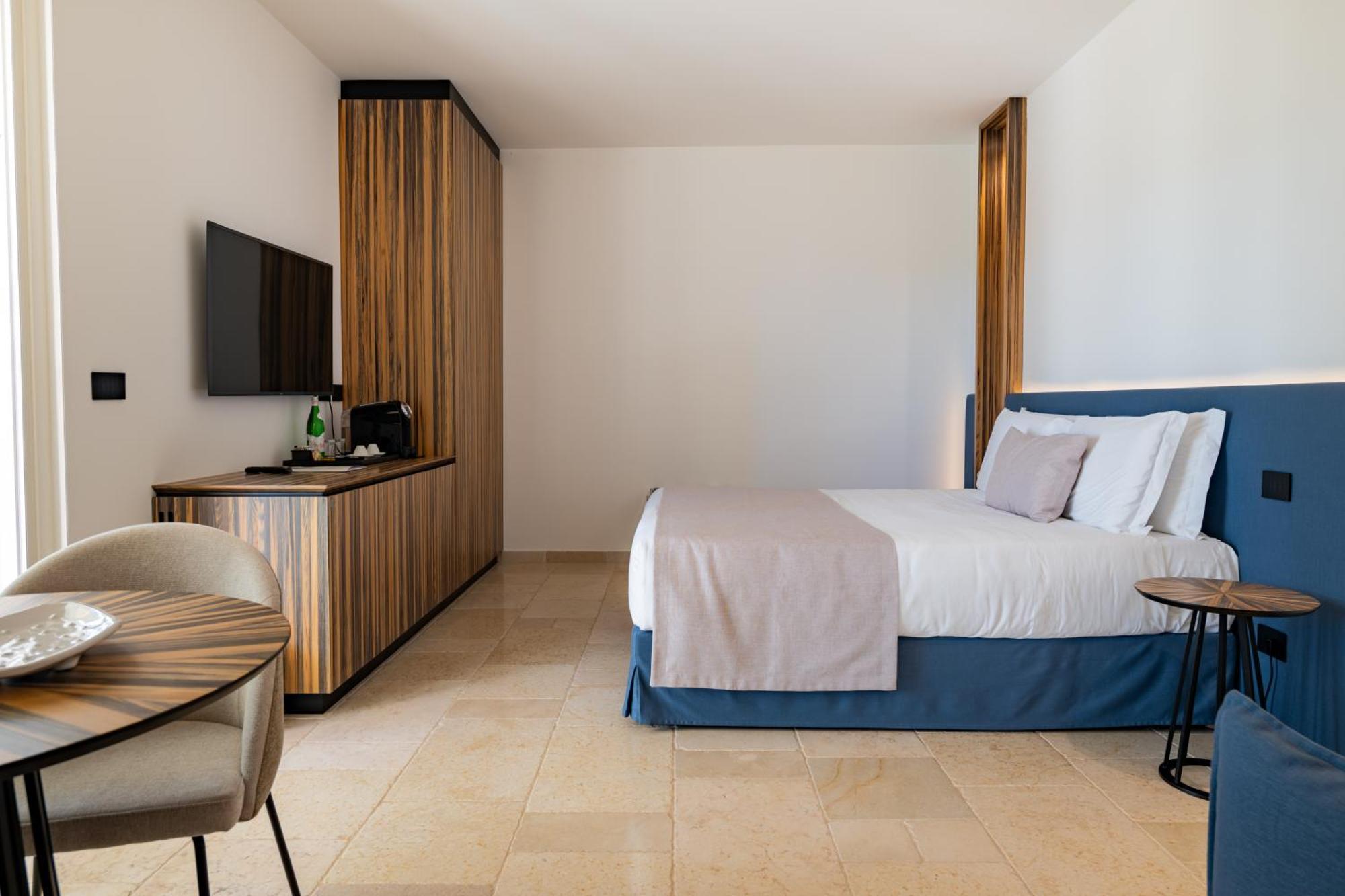 Essenza Relais Contemporaneo Bed & Breakfast ชิสแตร์นีโน ภายนอก รูปภาพ